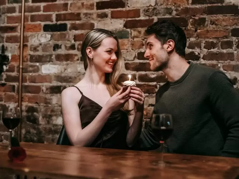 jak oczarować faceta na pierwszej randce wyspa kobiet