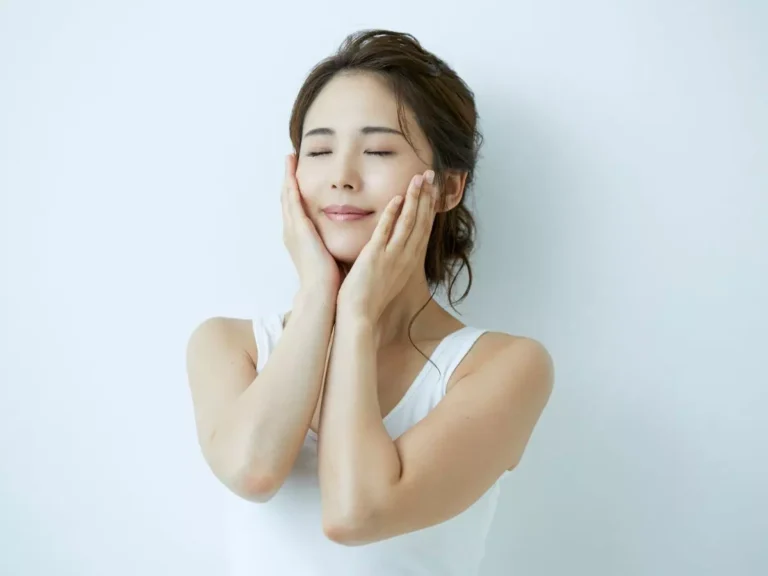 Cera skłonna do rumienia – jak ją ukoić wyspa kobiet