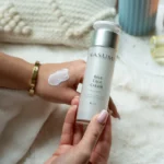 porcelanowej cery wyspa kobiet