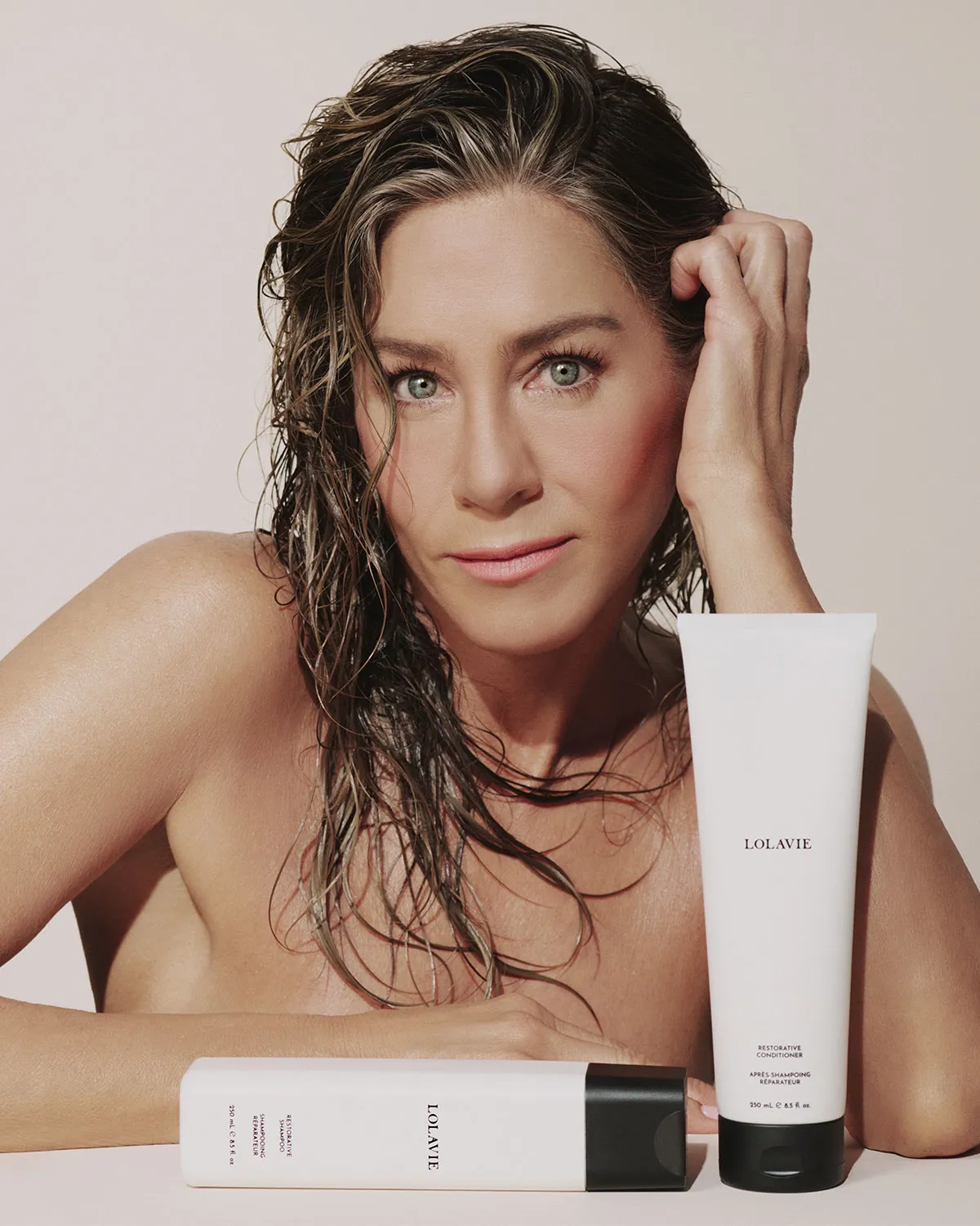 LolaVie – marka Jennifer Aniston już w Polsce! Przełomowa pielęgnacja włosów na wyłączność w Douglas