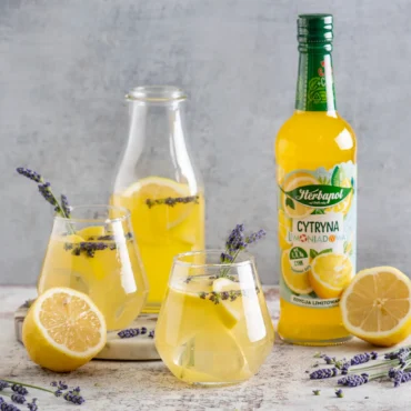 Smak lata w Twojej szklance! Syropy Herbapolu - prosty sposób na pyszne nawodnienie każdego dnia wyspa kobiet