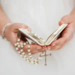 Biblię na prezent wyspa kobiet