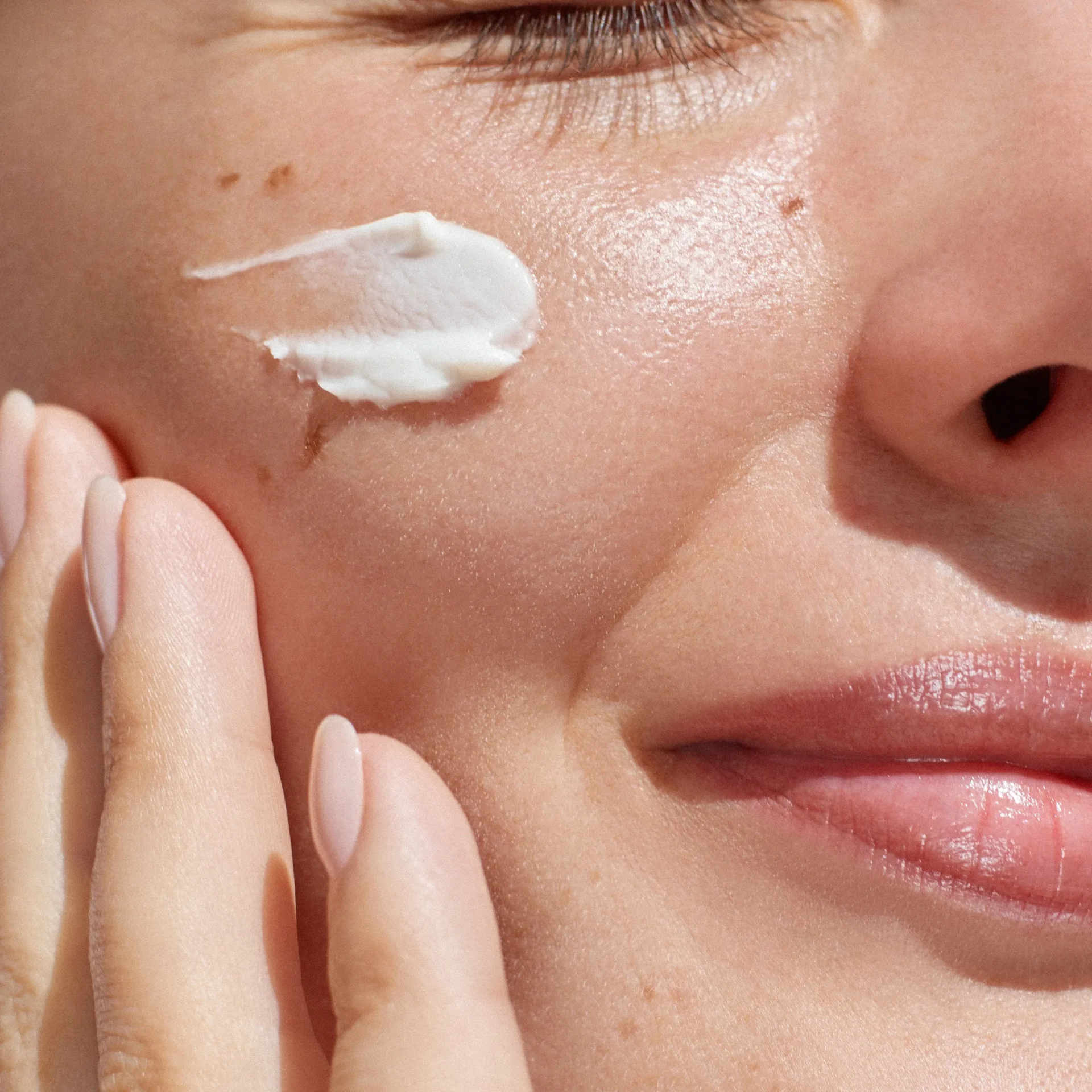 Serum evrēe – game changer codziennej pielęgnacji