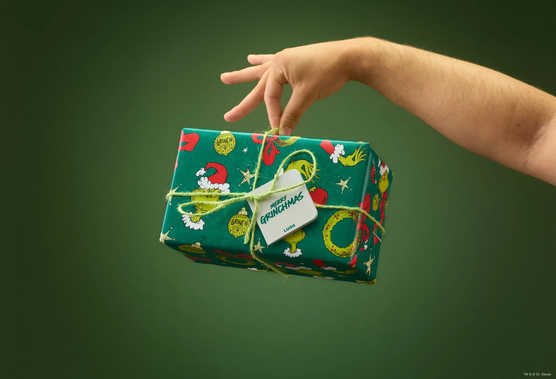 Najbardziej zrzędliwy bohater świąt odwiedza Lush. Poznaj kolekcję Lush × The Grinch